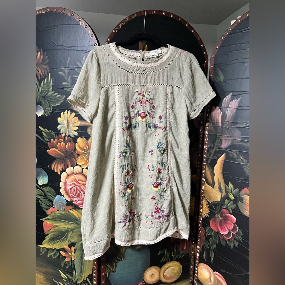 Umgee Embroidered Mini Dress in Cream with Floral Accents (D4)